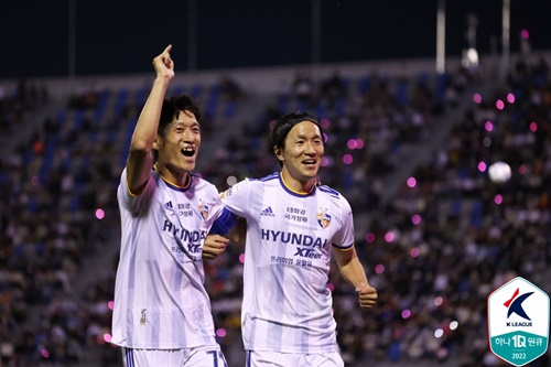 イ・チョンヨン、天野純