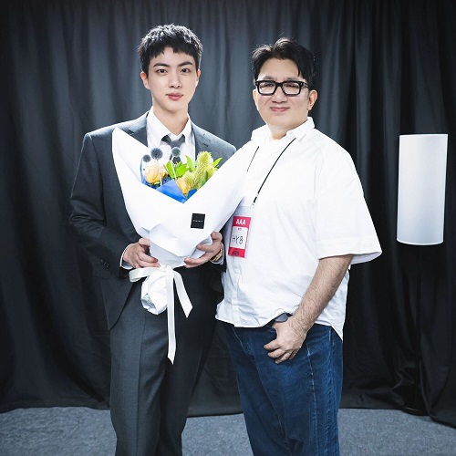 BTS・JIN（左）とパン・シヒョク議長