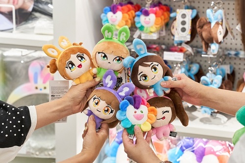 村上隆とのコラボ商品