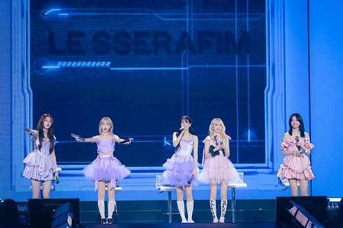 LE SSERAFIM