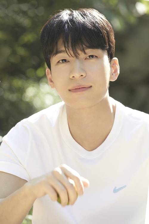 ウィ・ハジュン