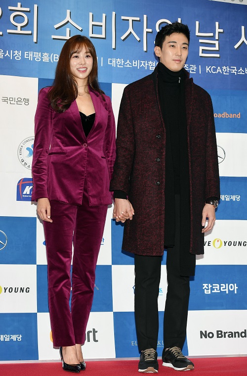 チャン・シニョン(左)とカン・ギョンジュン