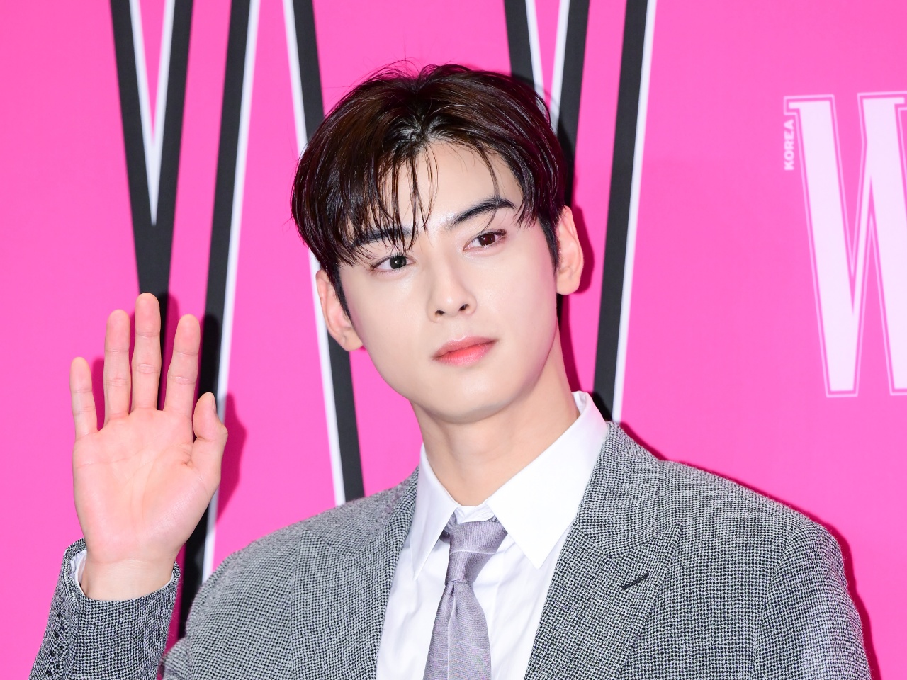 ASTRO・チャウヌ、フィンランドで田舎ライフに挑戦！先輩俳優と共演のバラエティ番組予告が話題