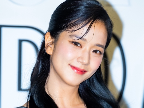 BLACKPINK・ジス、世界最大のレコード会社「ワーナーレコード」とソロ契約！2月には新AL発表