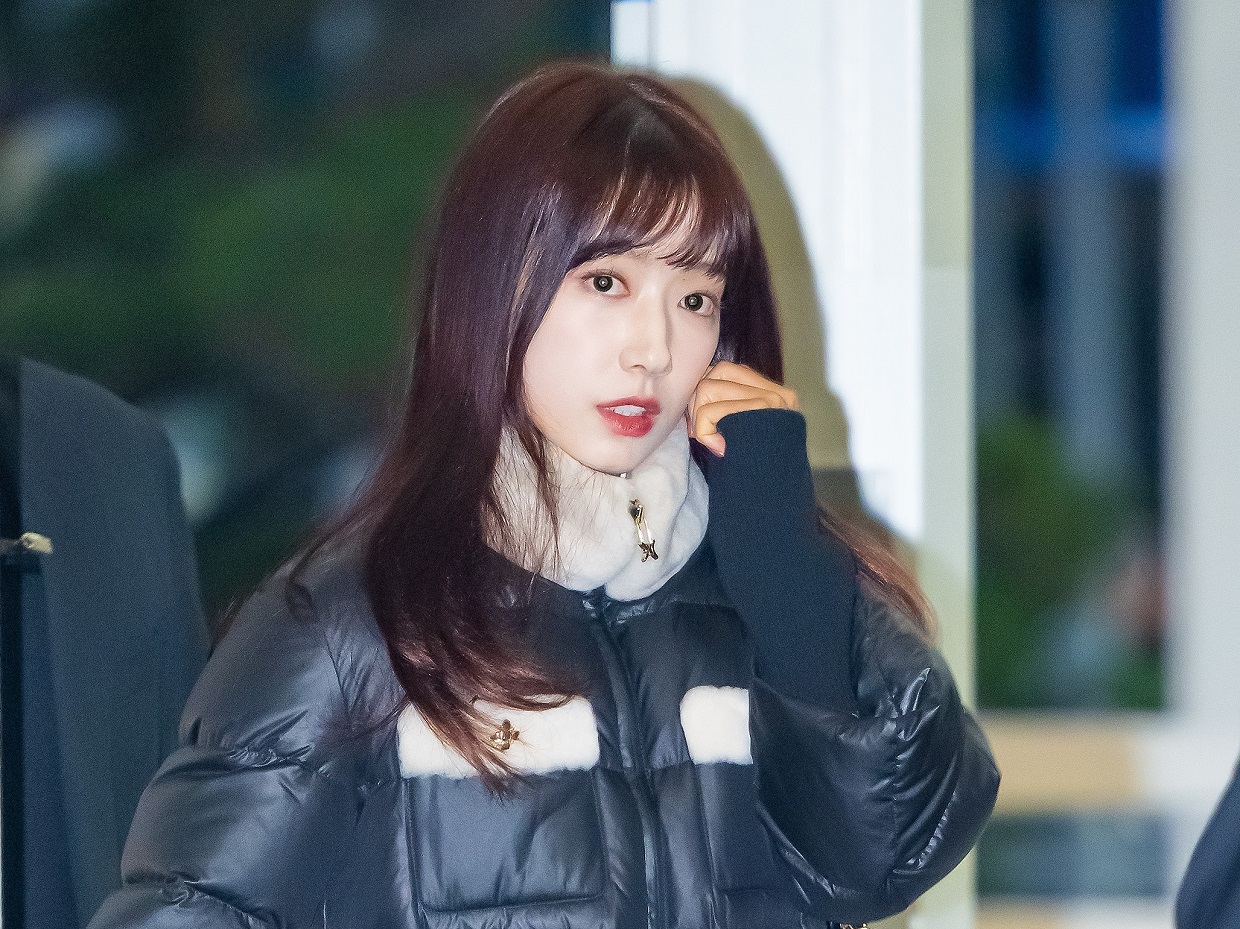 息子を産んだ母親になっても…『美男ですね』女優パク・シネ（33）、花より美しいビジュアル【PHOTO】