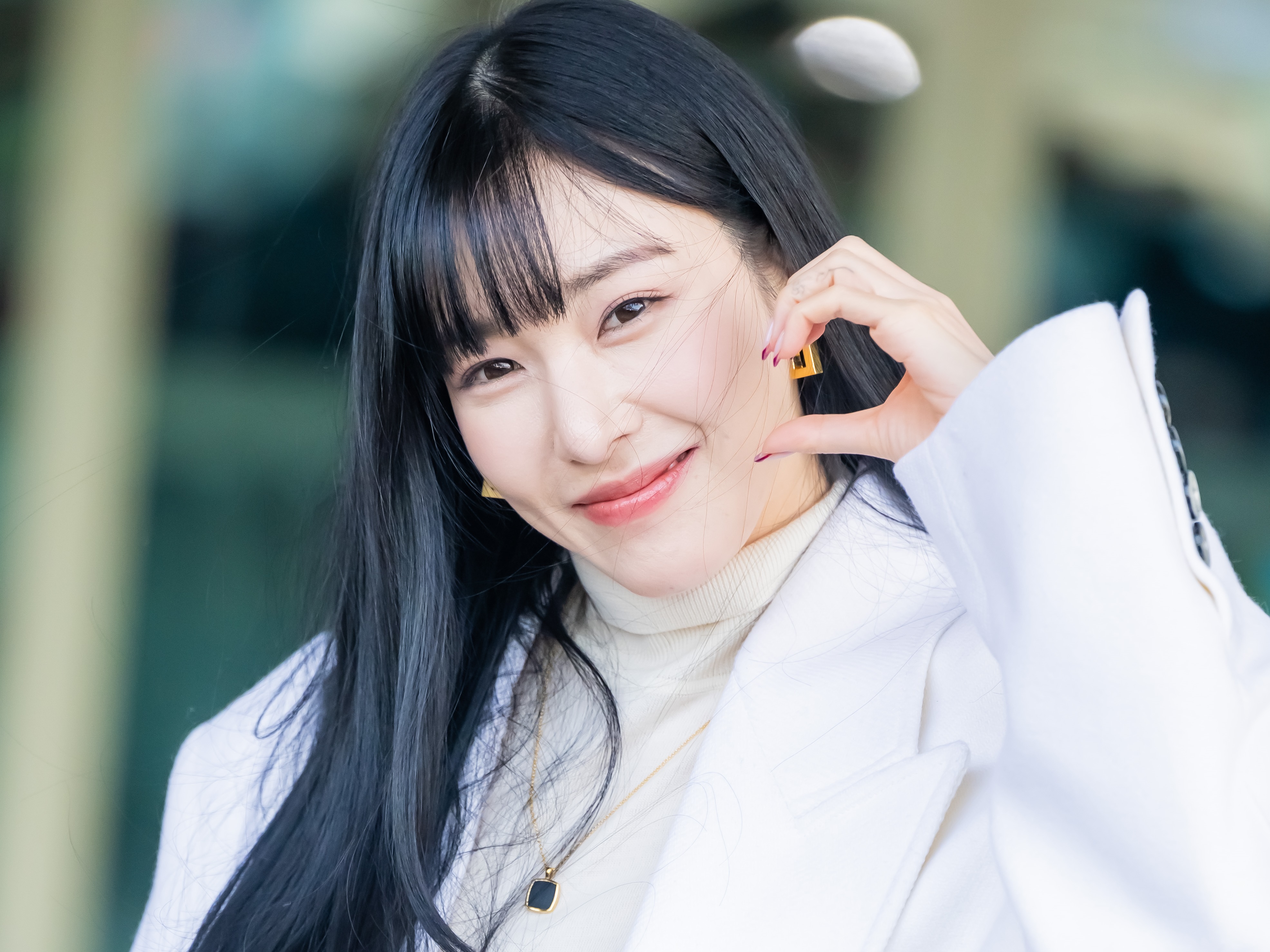 活動休止を経て一層眩しく…少女時代・ティファニー、空港に舞い降りた天使のスマイル【PHOTO】