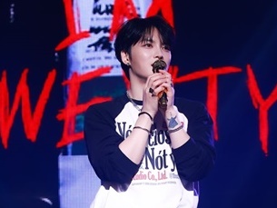 「こんな日が来るとは…」ジェジュンが20周年記念コンで東方神起のデビュー曲を熱唱、ファン感激
