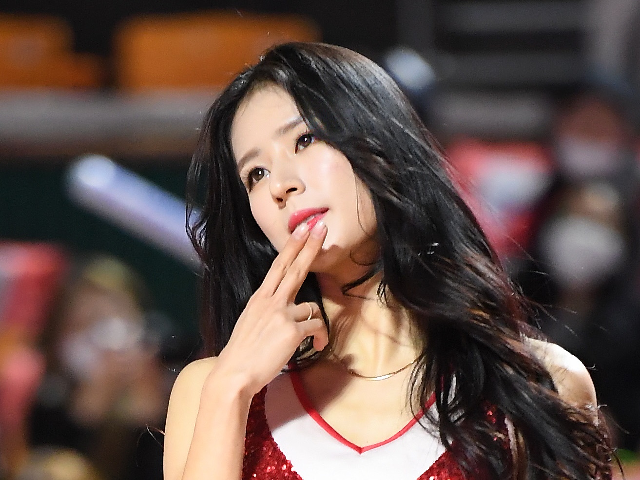 韓国のNo.1人気チア、“ありのまま”の美貌でファンを虜に！「補正必要なし」「横顔完璧」と大絶賛【PHOTO】