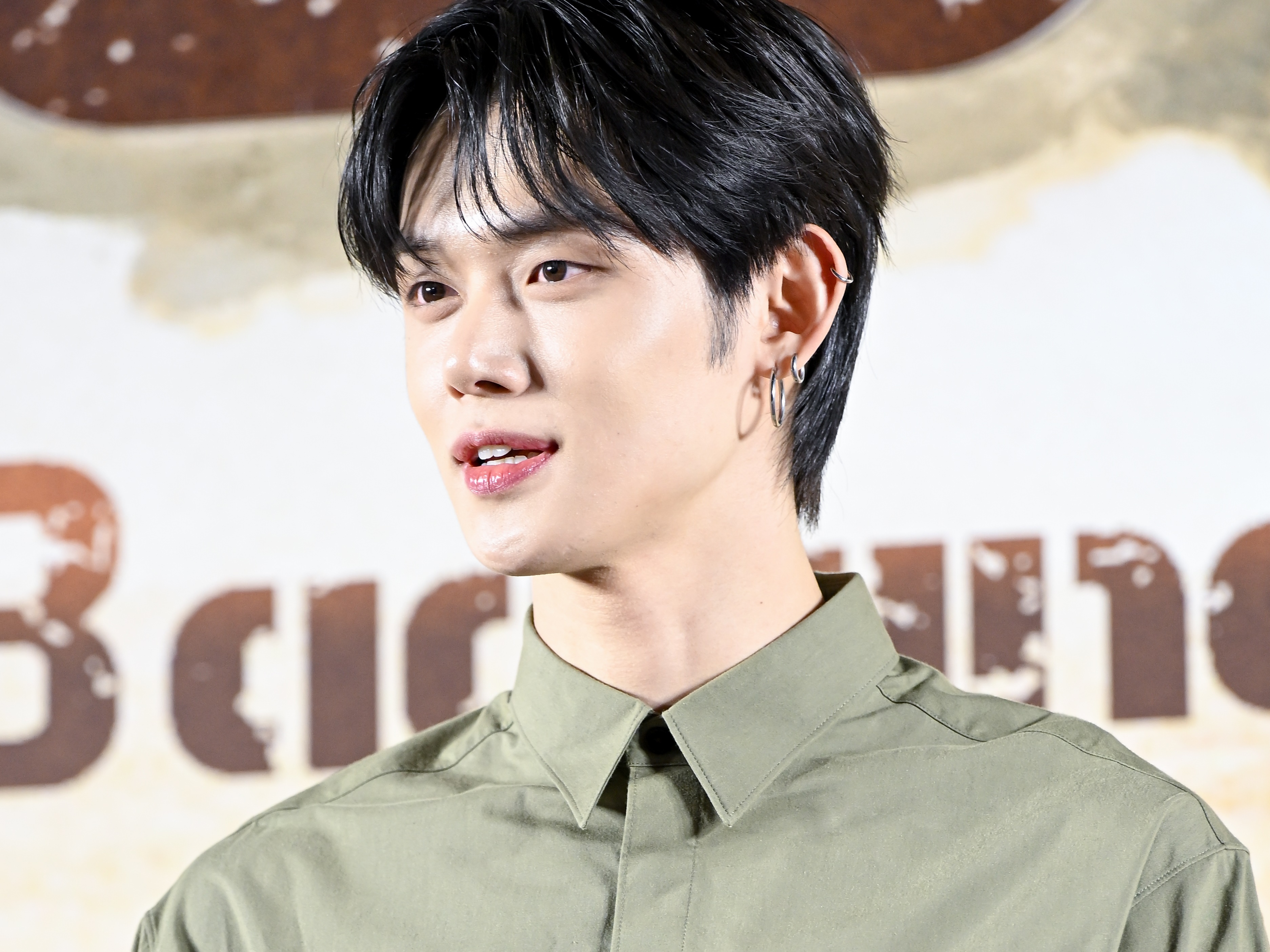 いったいなぜ？ TXT・ヨンジュン、Netflix映画『バッドランド・ハンターズ』の試写会に登場！