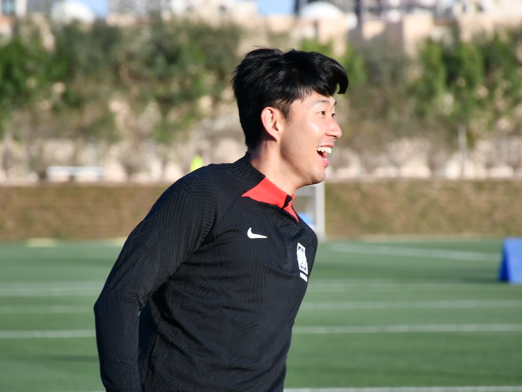 韓国代表、アジア杯準決勝2日前練習の様子は？ソン・フンミンやJ経験者など全選手が参加【PHOTO】