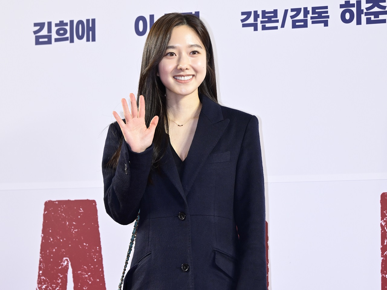 【写真】「服を汚さないように…」女子アナ出身のイ・ヘソン、意外すぎる“清純グラマー体型”