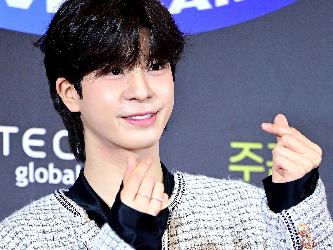 父親が刑務所に収監されていた…「本人はまったく知らないこと」俳優業も始めた16歳の韓国歌手に衝撃