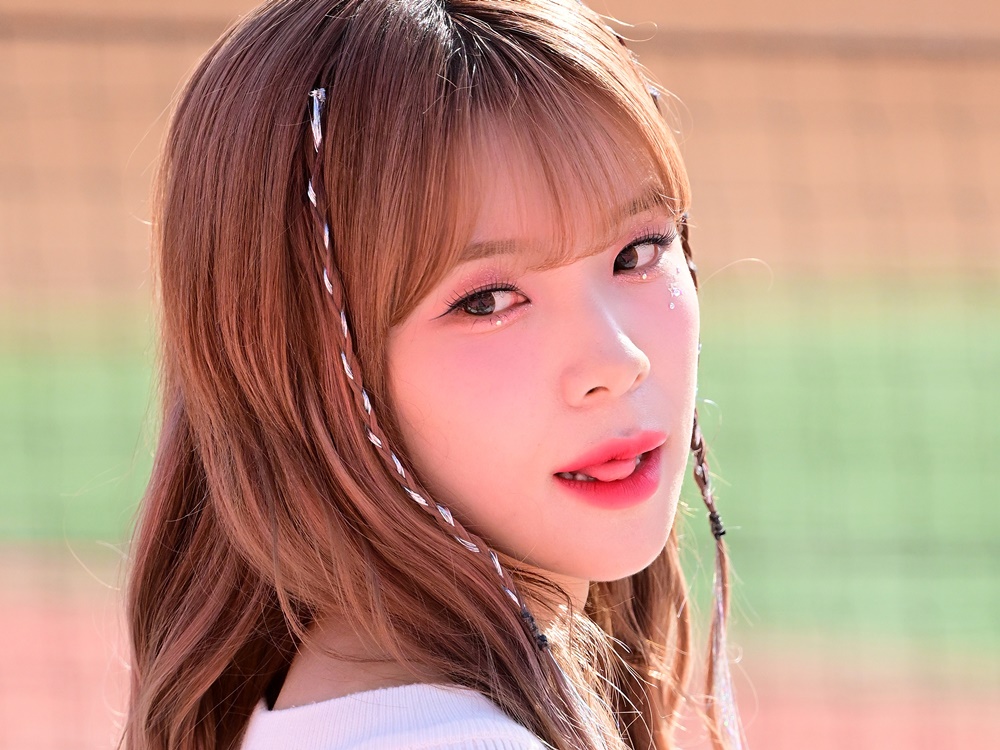 【写真】韓国チアのイ・ダヘ、美脚が映える機内ショットで魅力爆発！「最高の美女」と絶賛の声