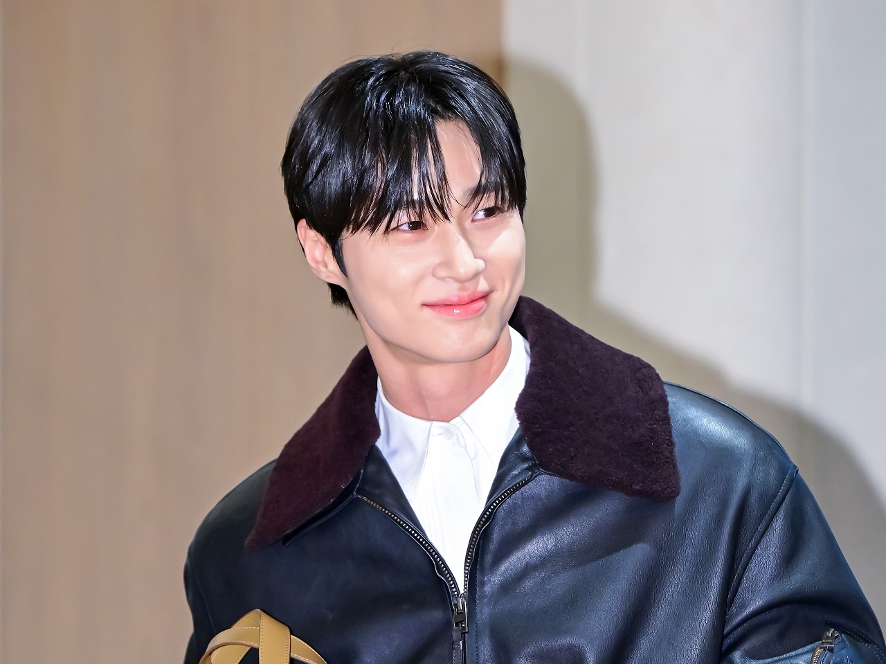 身長189cmの最旬韓国俳優、台湾でサセンファンの被害に…車で追われ、滞在ホテルの各階を探索か