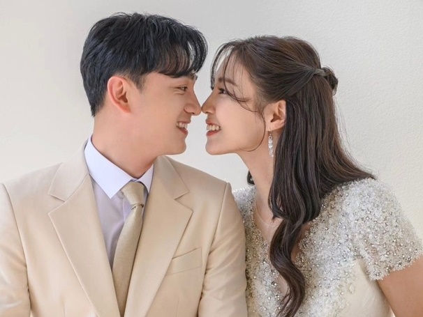 再婚から1年で双子を妊娠…「高齢出産だけど幸せ」と韓国人気女子アナ、過去に“野球女神”の愛称も