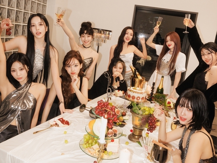 TWICE、デビュー10年目でさらに飛躍の勢い！日米はじめ海外を中心にBLACKPINKの“空席”を埋めるか