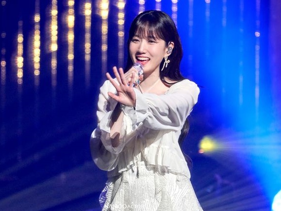 『ウ・ヨンウ』『無人島のディーバ』女優パク・ウンビン、日本ファンのサプライズに涙…