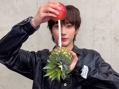 「なぜ今ピコ太郎？」19歳のK-POPアイドルが『PPAP』を完全再現、“秀逸なツッコミ”続々