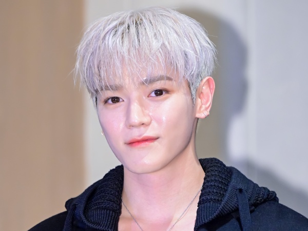 「昔の夢は消防士」NCT・テヨン、デビュー8年越しの告白！鏡をあまり見られないワケとは？