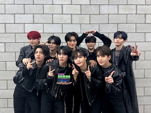 「ファンのおかげでいいスタートに…」CRAVITY、カムバックと同時に『THE SHOW』1位を獲得