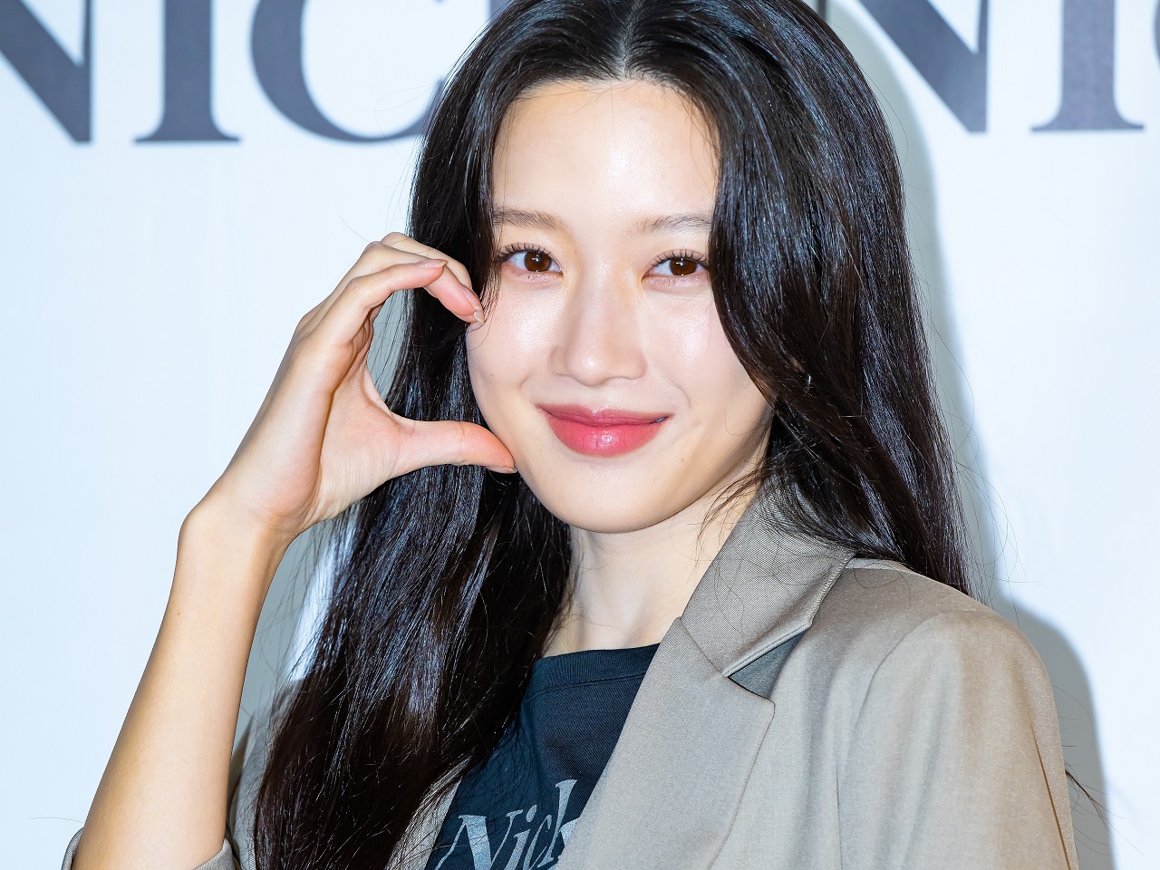 【写真】「ほぼ全部見えてる」ファッションで注目集めた女優ムン・ガヨン、“薄すぎ”お腹に反響続々！