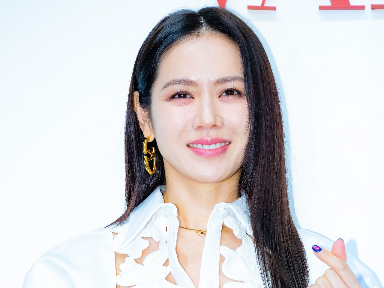 “ヒョンビンの奥様”ソン・イェジン、出産から1年半と思えぬゴルフウェア姿に「イイ女感がすごい」【PHOTO】