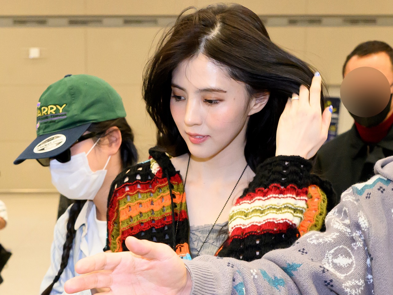 年上俳優との熱愛認めた女優ハン・ソヒ、左手薬指に輝く指輪は恋人との“ペアリング”ではなかった！
