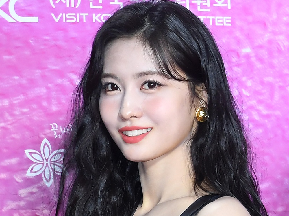 ほろ酔い？TWICE・モモのラスベガス満喫SHOTにファン注目「美しい…」「バチバチにイケてる」【PHOTO】