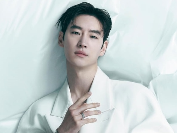 俳優イ・ジェフン、「演技大賞」で大賞受賞も納得のワケ「息が詰まるほど苦しい時間もあるが…」【PHOTO】