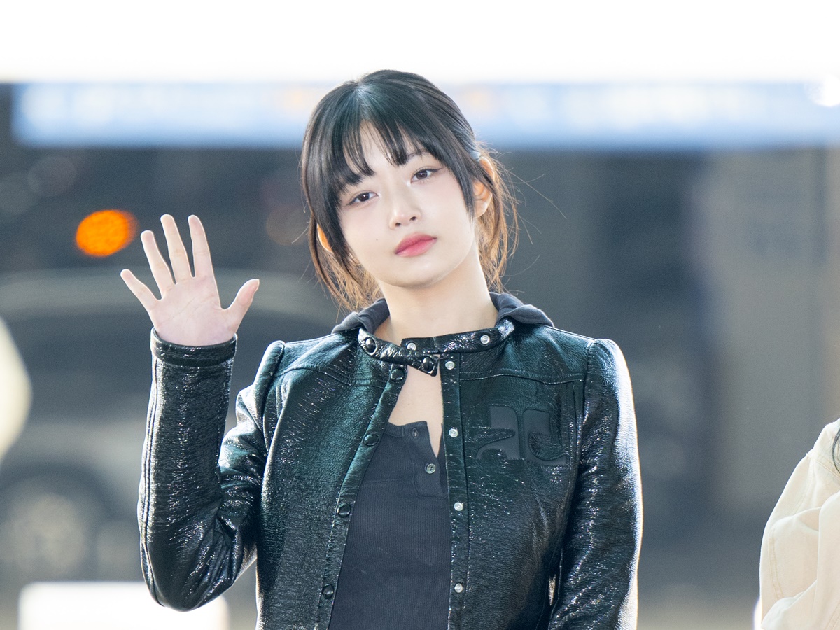 【写真】「これは反則…」IVEの日本人メンバー・レイ、ロリータ風ファッションでファンを悩殺