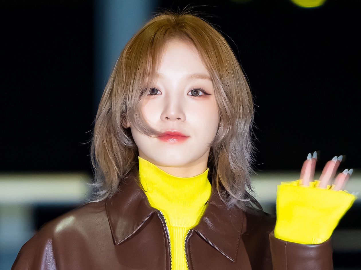 「肌の露出がすごい…」(G)I-DLE・ウギがウサギに変身！“大胆衣装”で見せた可愛さと色香