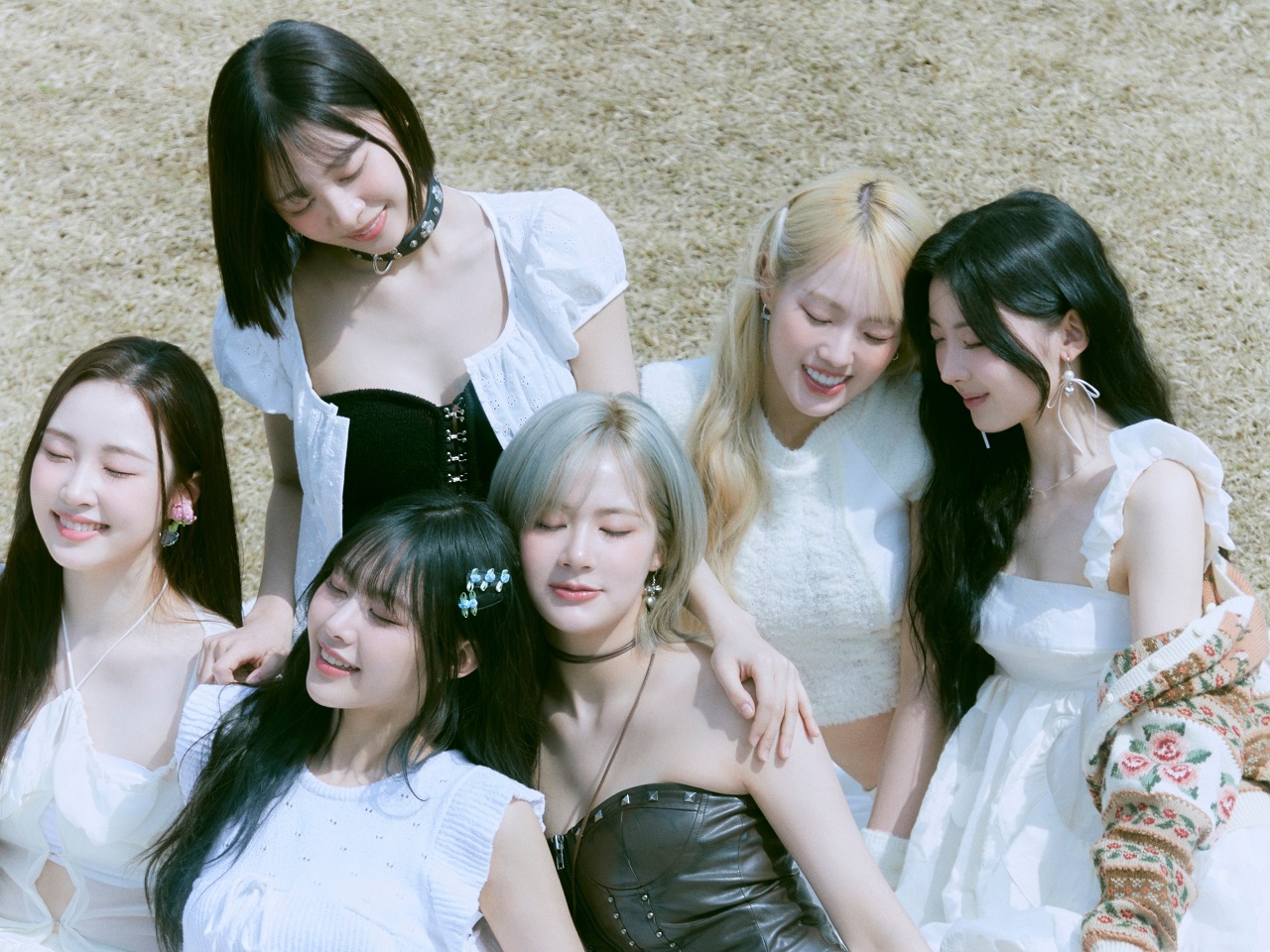 日本人メンバーもいる！新しい6人組ガールズグループBEWAVE、清純さMAXの団体カットを公開