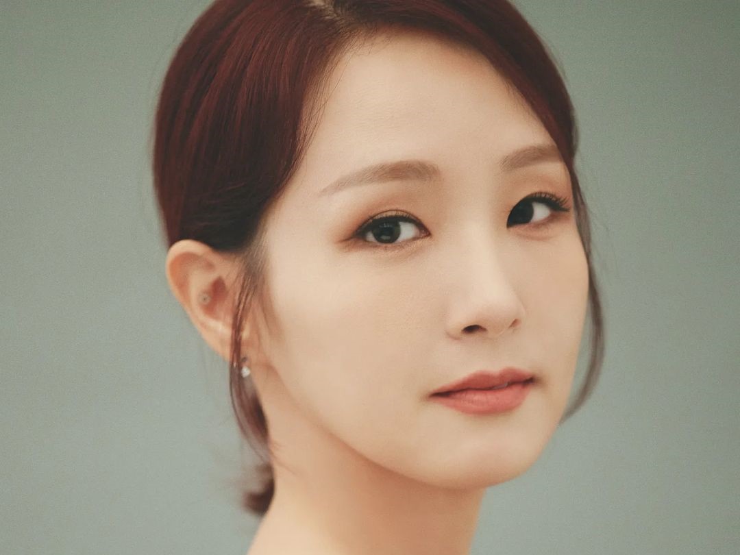 韓国の元国営TV女子アナ、清純派と思いきや大胆グラマラス水着姿を披露で話題【PHOTO】