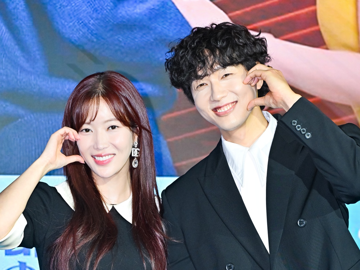 「感情が混乱して…撮影中に付き合うスターが多い」女優イム・スヒャン、芸能界の“裏話”を暴露！