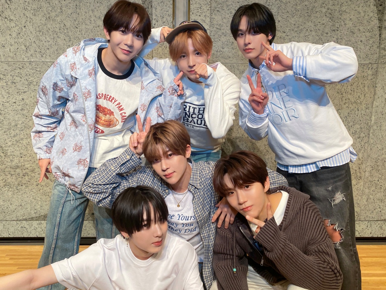 歌手BoAがプロデュースするNCT WISH、フレッシュな“制服姿”を公開！韓国ファンミの日程も発表