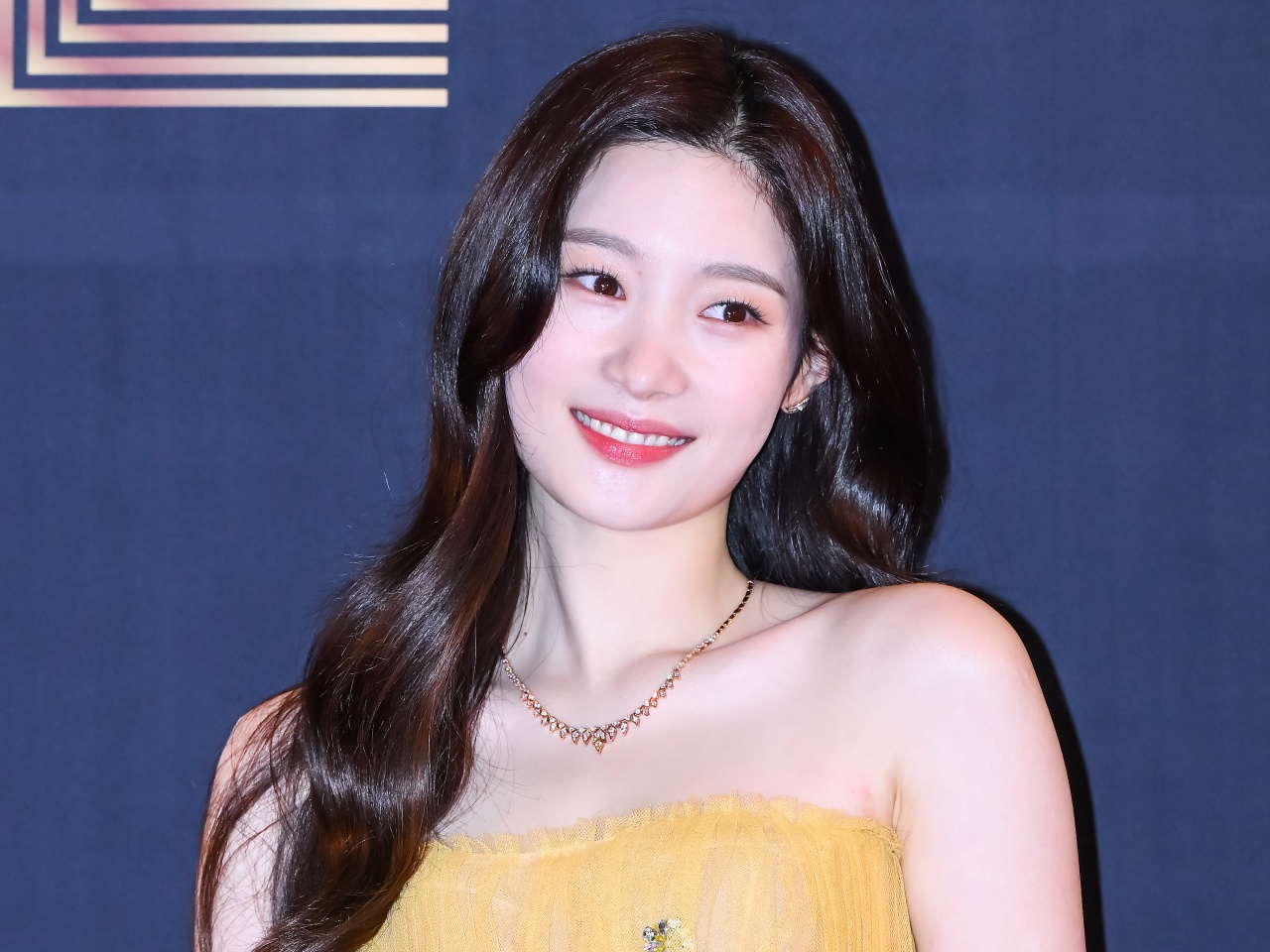 “元祖清純アイドル”I.O.I出身チョン・チェヨン、ノースリーブから真っ白な肌があらわに「まさに初恋」【PHOTO】