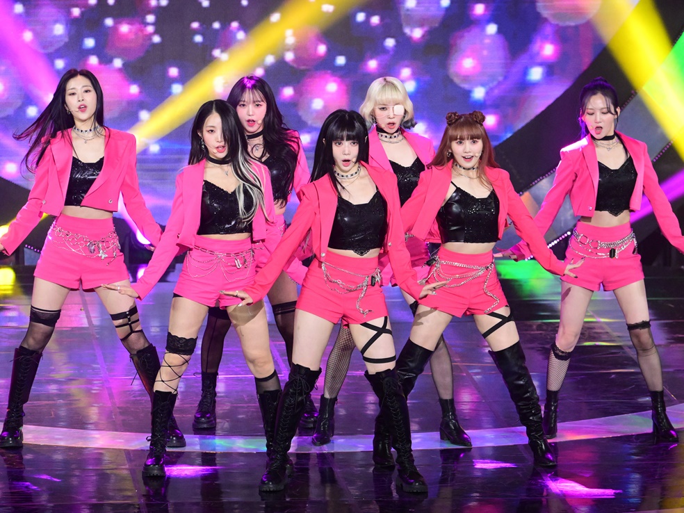 日本キャバクラ勤務がバレて幕引きか…NATUREの解体を事務所が発表【全文】