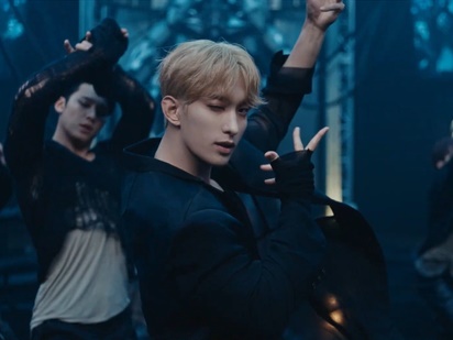 ついにSEVENTEENの新曲フルパフォーマンス映像が大公開！「これぞ真のMAESTRO」と反響続々