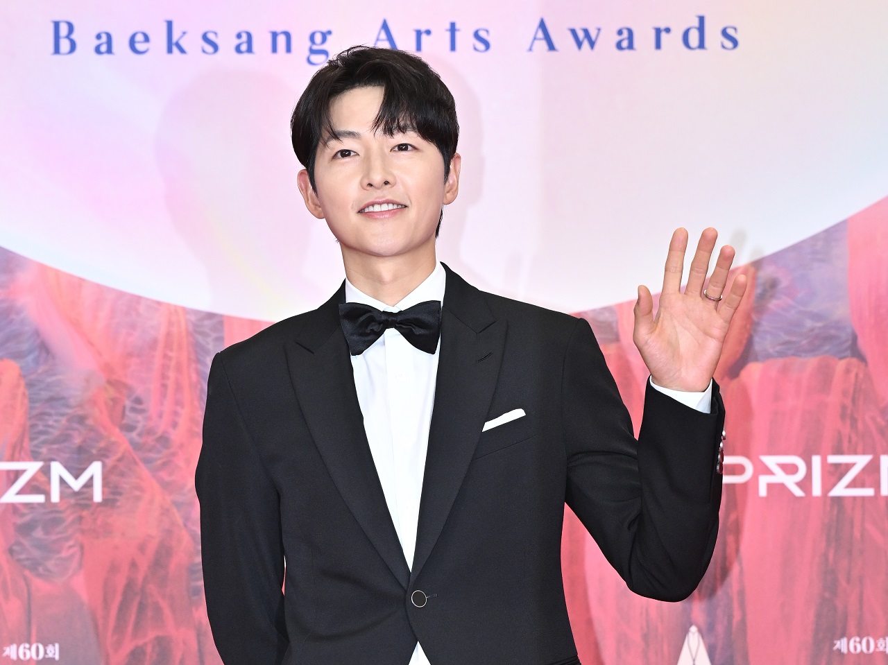 小栗旬や赤西仁、ハン・ヒョジュが出演する日本Netflix作品にソン・ジュンギが特別出演決定