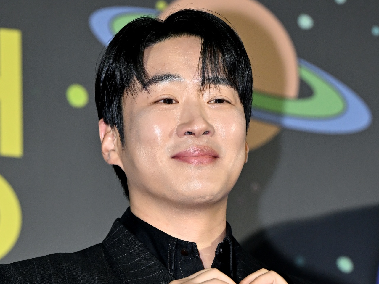 “気持ち悪い”圧巻の演技で引退説まで！『マスクガール』俳優アン・ジェホン、男性助演賞受賞「アイシテル」