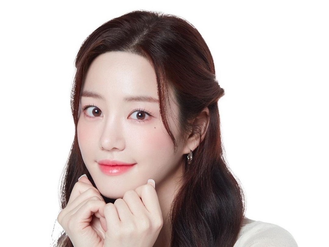 『チャングム』美人女優の娘イ・ユビ、アメリカ旅行を満喫！赤ちゃんのような美肌に注目【PHOTO】