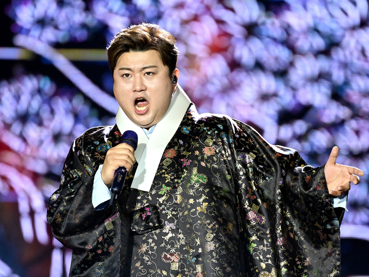 韓国“犯罪者歌手の永久追放”に3000人超の視聴者が同意…請願受けた公共放送はどう答える？ 