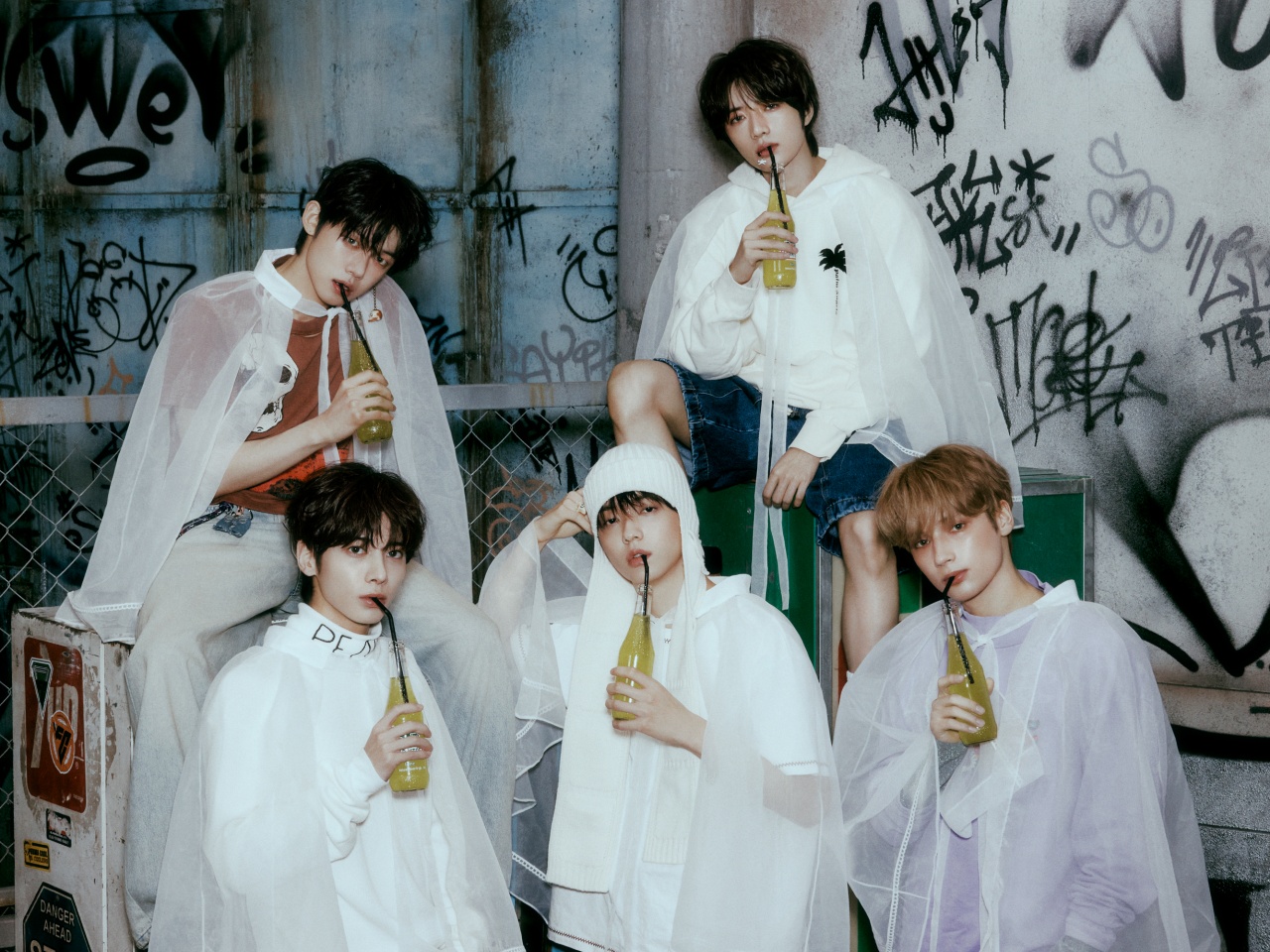 TOMORROW X TOGETHER、日本新ALのコンセプトは？“あなた”を探すメンバーたちに注目！