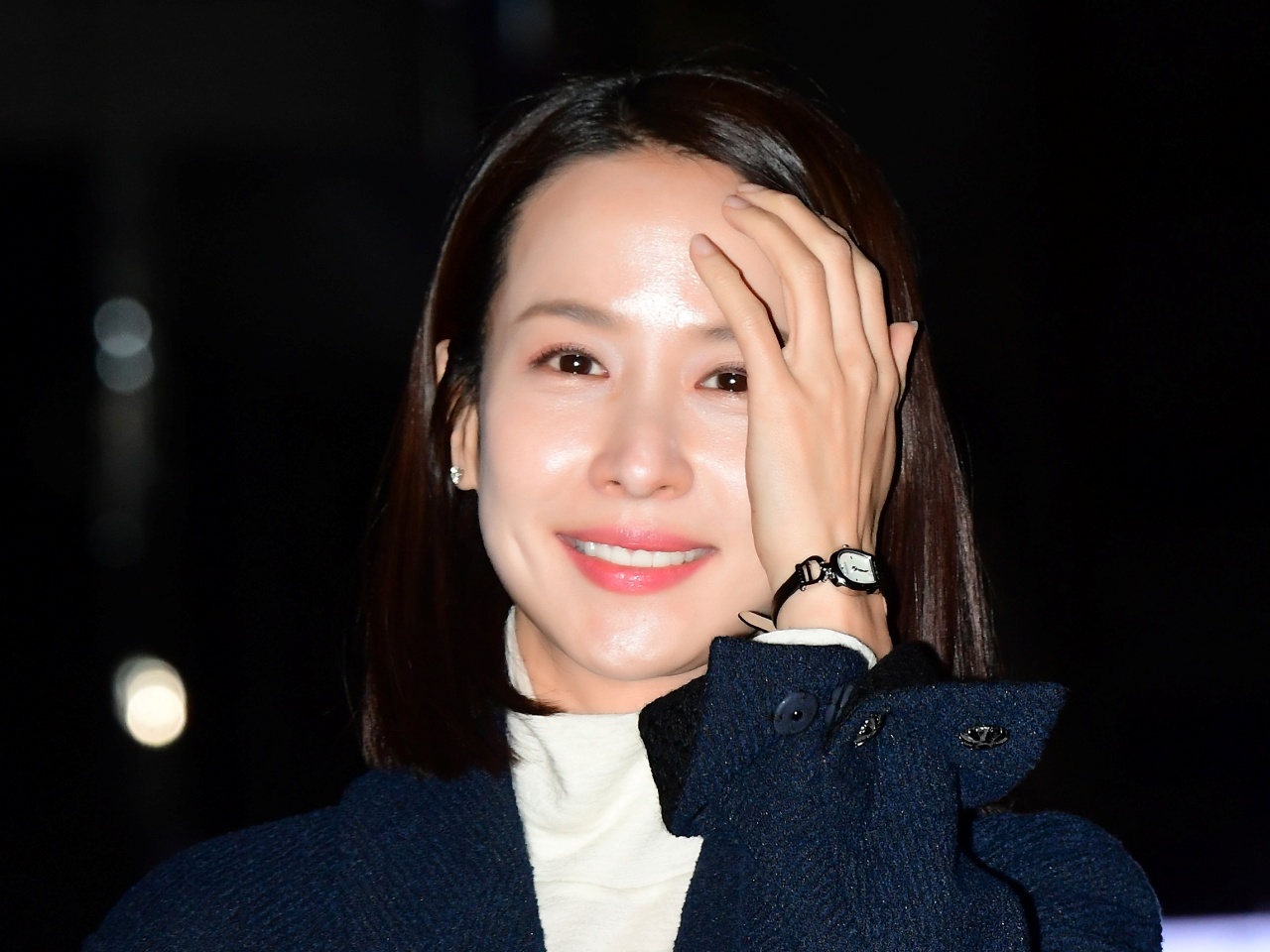 本当に43歳!?『パラサイト』“美人奥様”チョ・ヨジョンのセルフィーに感嘆の声