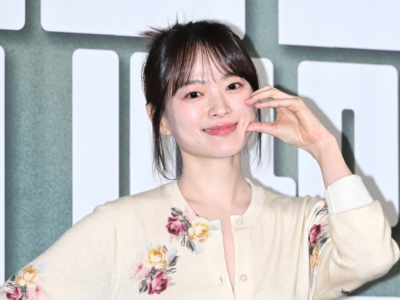 【写真】ファンの結婚式で祝辞まで…チョン・ウヒ、“特大ファンサ”で「天使だ」と話題に