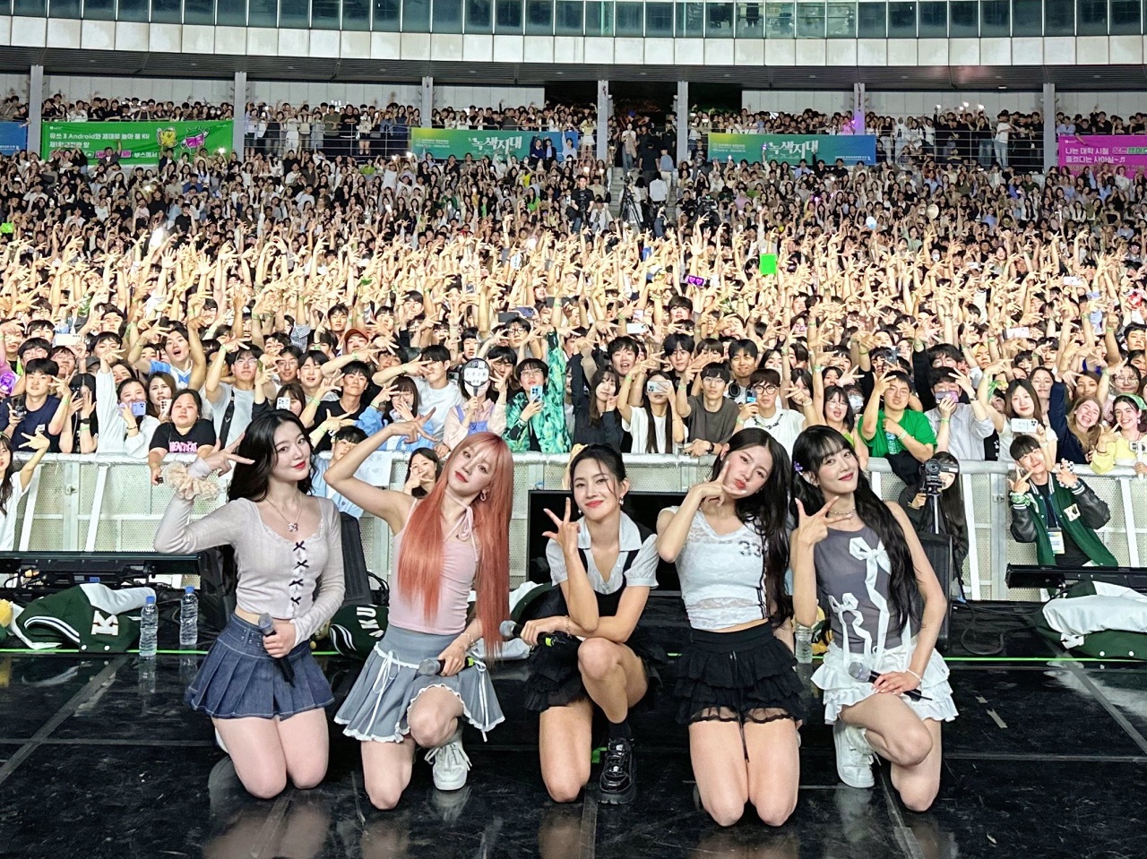学生たちが全曲大合唱！(G)I-DLEメンバーたちも笑顔隠せず…今夏は大学祝祭を大いに盛り上げる