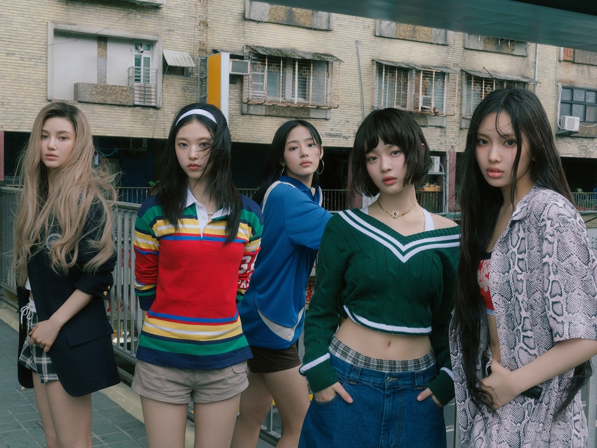 NewJeans、事務所騒動下で見せた“固い絆”…新曲活動不参加ヘインにエール→本人「泣いた」と反応