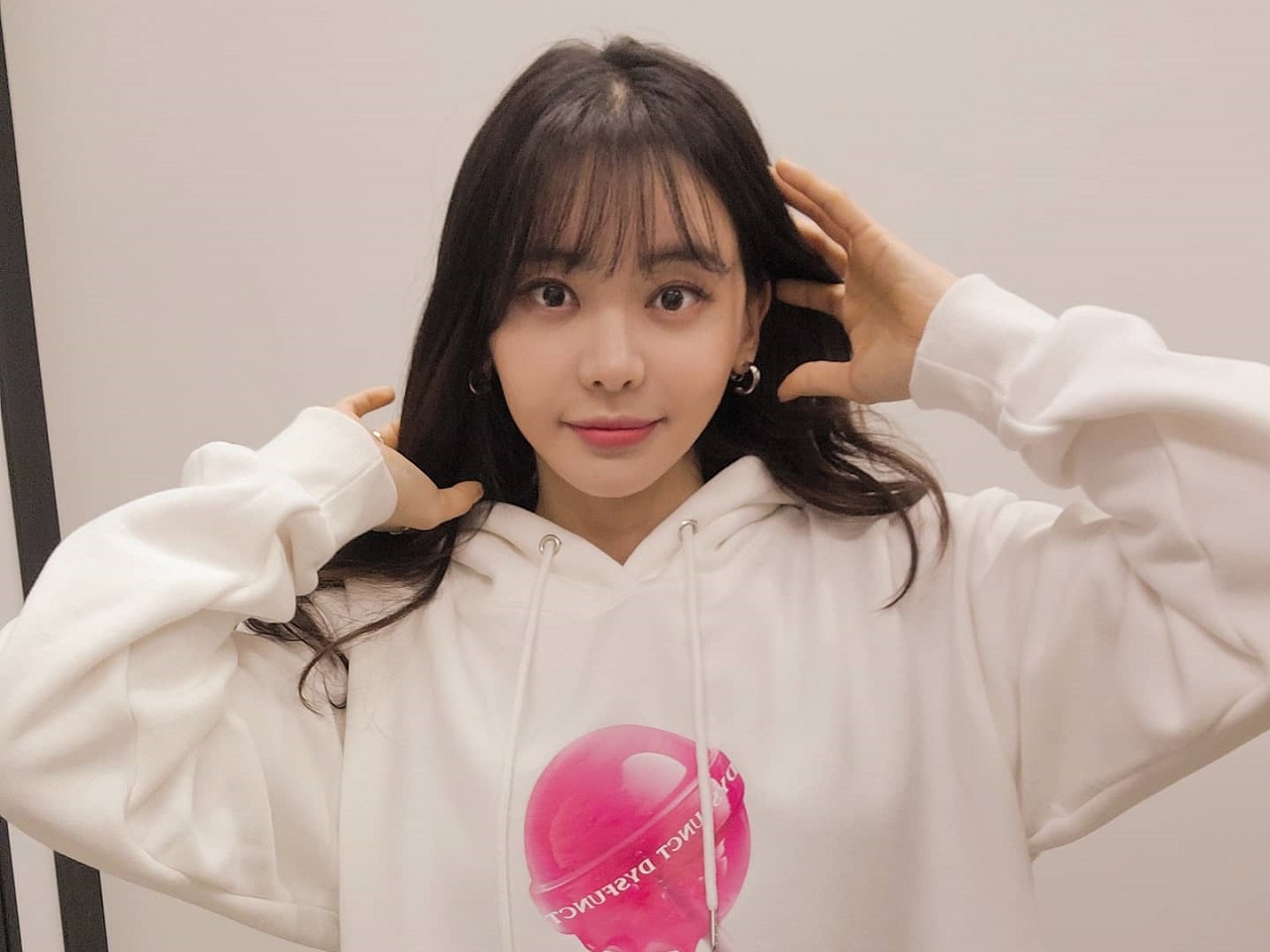 【写真】「健康的で最高！」離婚すると発表した“人妻”声優ソ・ユリ、意外な美スタイルがあらわに