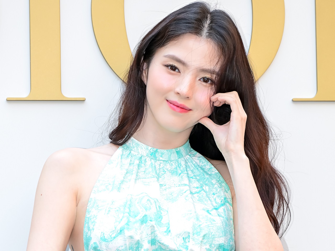 【写真】「この金髪美女に勝てる人いる？」女優ハン・ソヒがイメチェン！話題の“全身タトゥー”もまっさら
