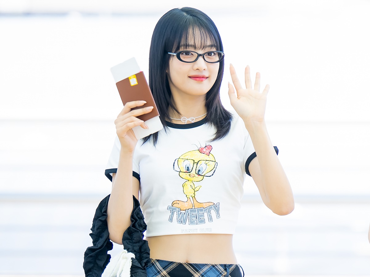 【写真】大胆衣装で魅せる“8頭身スタイル”…(G)I-DLE・ミンニの美貌にファン虜「美しさに限界なし」